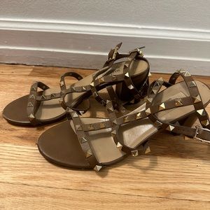 VALENTINO ROCKSTUD CALFSKIN ANKLE STRAP SANDAL 37.5